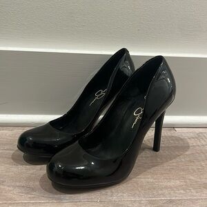 Jessica Simpson black patent pumps